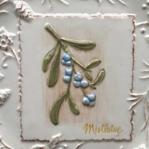 Set Of 4 MWW Market Square Embossed Christmas Flowers Dessert/Appetizer/… - Picture 8 of 12